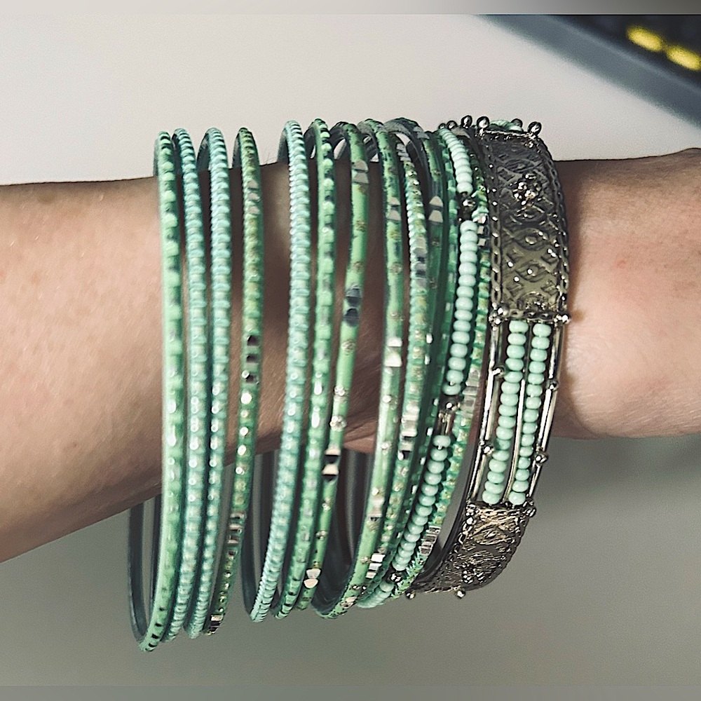 🧚🏼 Pretty Set Turquoise & Silver Stacked Bracelets 🧚🏼